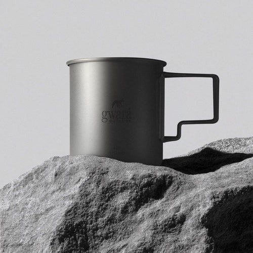 Caneca de Trekking e Camping com Alça Dobrável em Titânio Gwará Outdoor