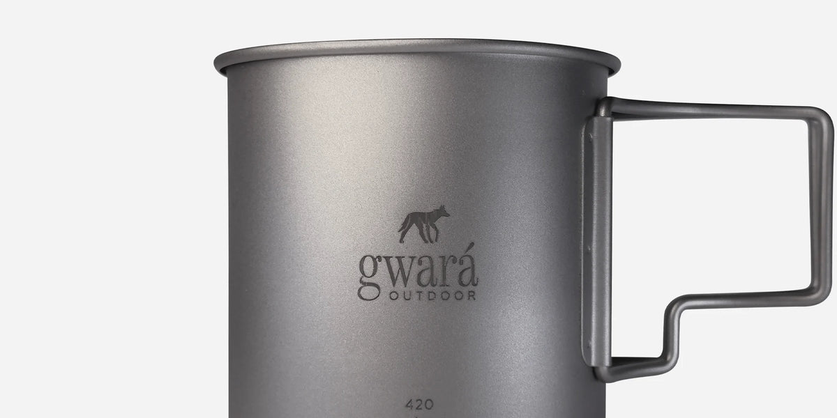 Caneca de Titânio com alça dobrável